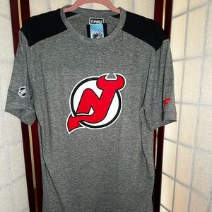 men new jersey devils shirt Size M New With Tags